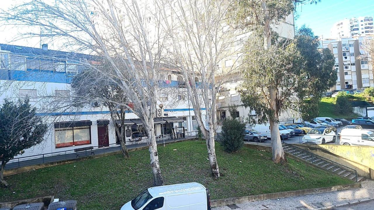 אודיבלאס Lovely Room For Rent מראה חיצוני תמונה